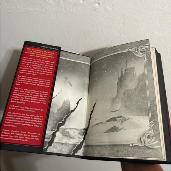 Fourth Wing Limited Holiday Special Edition
Book Red Cover/ New - Picture 6 of 10